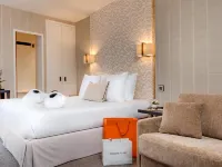 Le Senat Hotels near 6th arr.