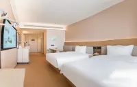 JI Hotel (Hulunbuir Hailar Airport Genghis Khan Square)