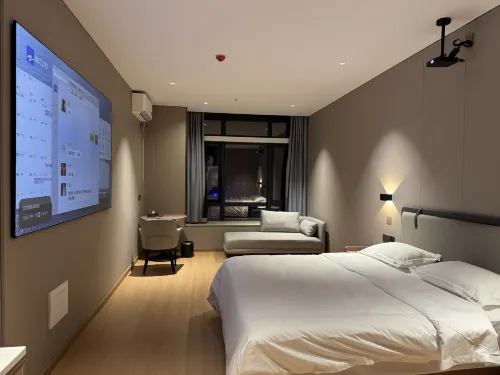 Jiangmen Shilicheng Huanyingyin Apartment (Jiangmen East Railway Station Jianghai Wanda Plaza)