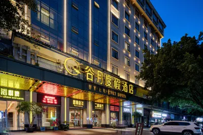 Guyue Resort Hotels near Yunyang Riverside Park