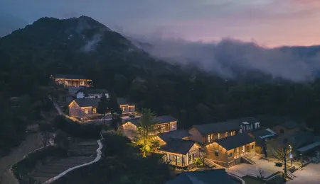 Mopan Mountain Memory Homestay Отели рядом с достопримечательностью «Huangbaishan National Forest Park»