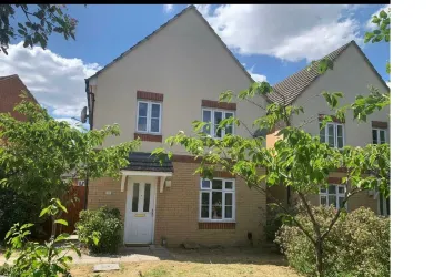 Oxford 4 beds detached house with driveway parking Hotel a