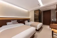 Putuo Mountain · Lotus Pond Moonlight Mountain House (Pujisi Temple)