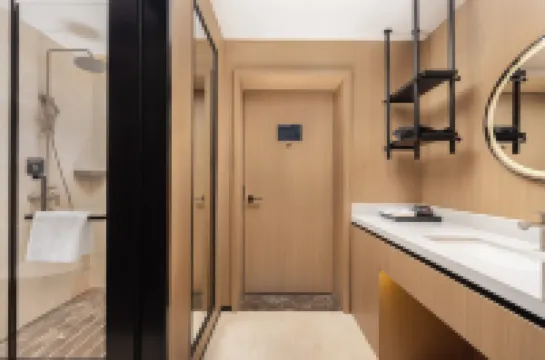 Wanda Moments Hot Spring Hotel (Tourism Service Center of West Changbai Mountain)