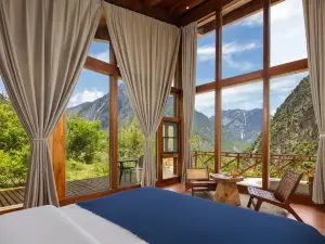 Selong Village The Hidden House Resort Hotel