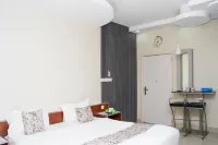 Palette Muscat Al Bayrahaa Hotels in Seeb