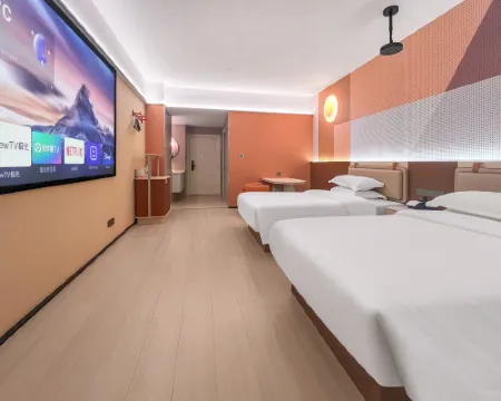 Crystal Designer High-Rise Hotel (Donghai High-Speed Railway Station Pedestrian Street) โรงแรมในตงไห่