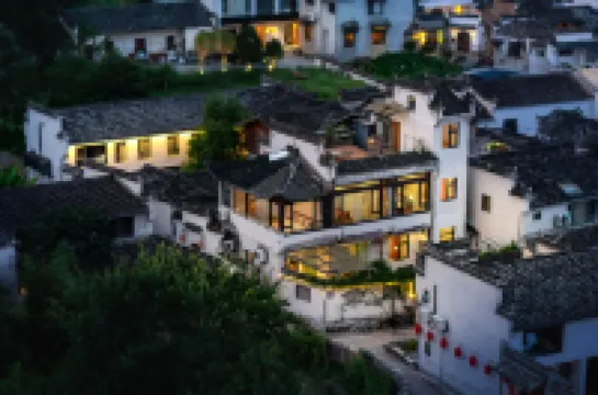 Hongcun Shili Fenghe Wangshan View B&B