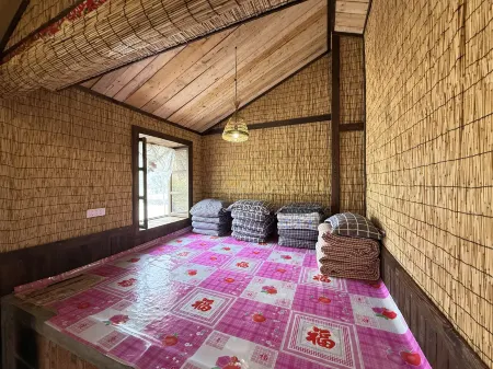 Traditional Village Homestay Отели рядом с достопримечательностью «Yuanxianghu Ice and Snow Paradise»