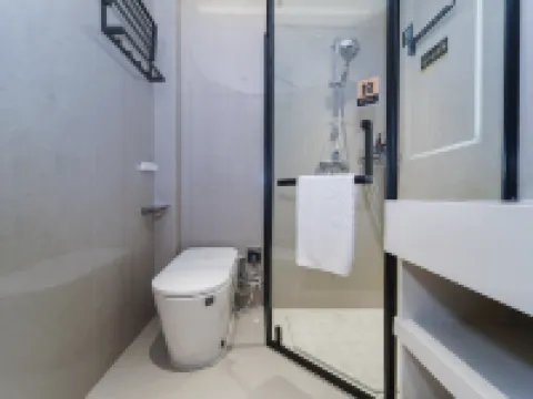 Tianhua Hotel Shanghai People's Square Nanjing Road Walkway Hotels in Shanghai