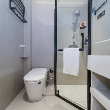 Tianhua Hotel Shanghai People's Square Nanjing Road Walkway