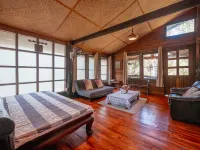 Tharnthong Lodge Hotels in Mae On