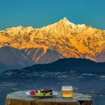菩提尋山·梅里觀雪 | Bodhi Meili Vista(奔子欄德欽觀景台店) 奔子欄附近的飯店
