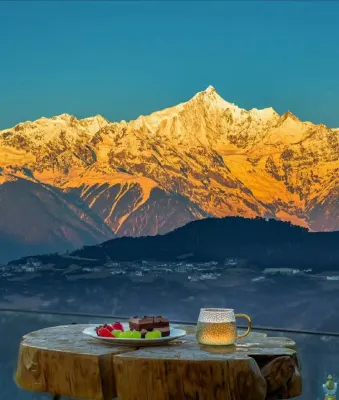 Bodhi Xunshan Meili Snow View | Bodhi Meili Vista (Benzilan Deqin Viewing Platform) Hotel in zona Jinsha River Slate Physiognomy