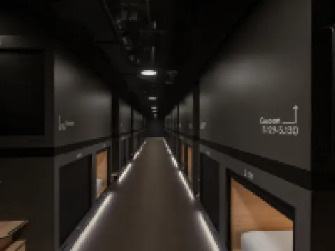 Zedwell Capsule Hotel Piccadilly Circus Hotel dekat Oxford Street