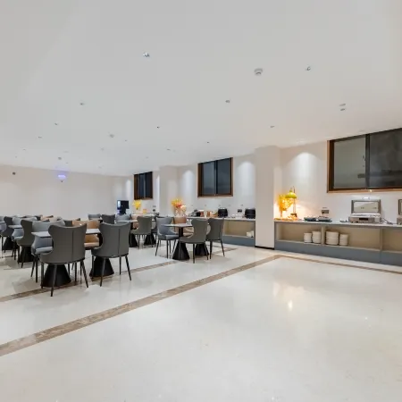 Elong Anyun Hotel (Fuyang Linquan County Government Service Center)