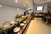 普格隆酒店 - 早餐