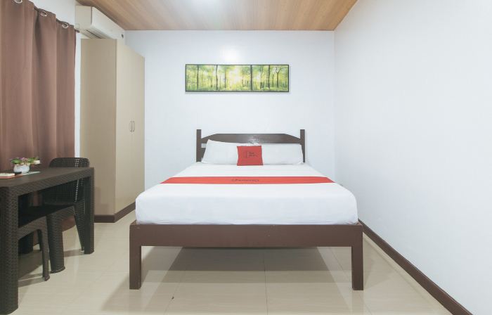 RedDoorz @ RJs Bldg near Lyceum Gen Trias Cavite
