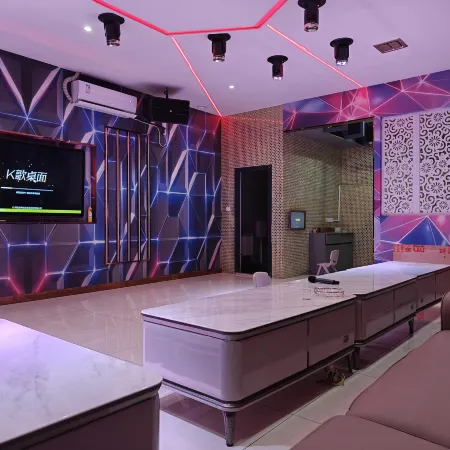 Luoding Shiniushan Homestay
