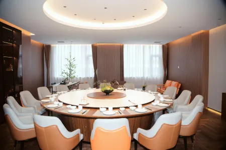 Jincheng Imperial Crown Hotel Отели рядом с достопримечательностью «Jincheng Ancient Academy»