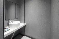 Yingde Yixiu Hotel - parkir