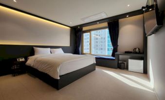 Gold Stone Hotel - Hizvo