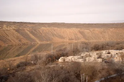 Cipo Zhongwei Holiday Homestay Hotels near The River