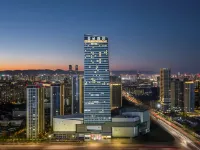 Atour Hotel (Longhu Times Financial Center), Guandu District, Kunming Hotels near Guandu
