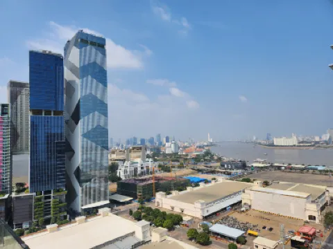 A One Oasis River View Hotel Các khách sạn gần Câu lạc bộ DIB