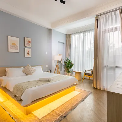 Chill Hill Hotel & Home Near Pink Church Sai Gon Hotels near Le Van Tam Park