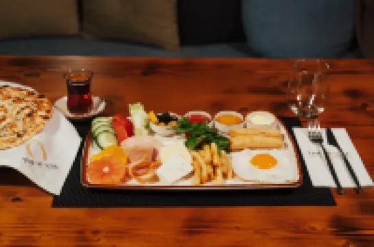 เดอะ เฮาส์ รูมส์