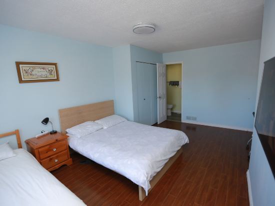Hanna house - Queen room with private full bathroom and free shuttle