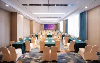 Tomorrow Hotel (Bao'an International Airport Huangtian Subway Station) - parking