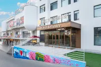 Baili Aishang International Hotel (Dalian Xinghai Park, Heishijiao Subway Station Branch) Hotels in Dalian