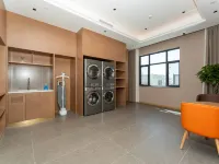 Vienna Hotel (Jinghe People's Park Branch) - Gym