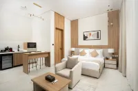 Liora Boutique