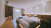 Yueshe Panorama Guesthouse (Xijiang Qianhu Miao Village Scenic Viewpoint Branch) - parcheggio