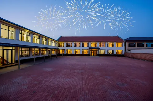 Fengning Defeng Manor