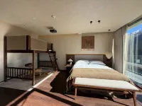 Cloudrest Moon Cliff Lodge