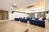 QoMoLangZong Hotel  Kayrung