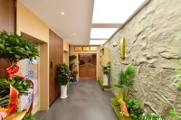 家洲泉ステイホテル（黔霊山公園噴水池地下鉄駅） - 駐車場