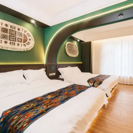 Yining Qieyunyi Courtyard Homestay