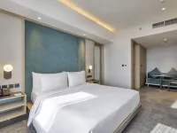 VIVERE Hotel, ARTOTEL Curated Gading Serpong Hotels near Benton Junction