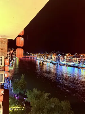 Zhenyuan Travel Story Theme Hotel - Airport Shuttle