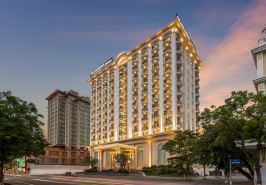 Grand Royal Riverside Hue, Fusion Collection