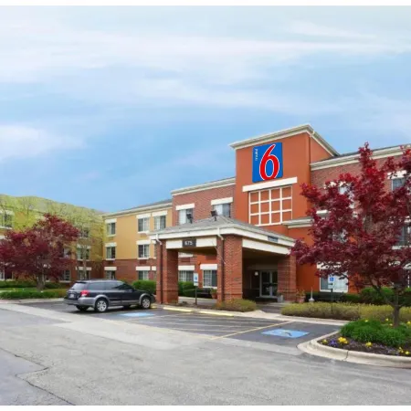 Motel 6 Suites Chicago Vernon Hills Lincolnshire IL