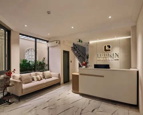 Luckin Hotel Hotels near District 12