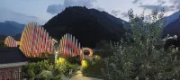 Qiuxiangju Leisure Hotel - parking