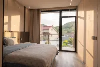 Tonglu Wuyue · Linquan Zhushu (Huxiao Gorge Rafting) - 2-Star
