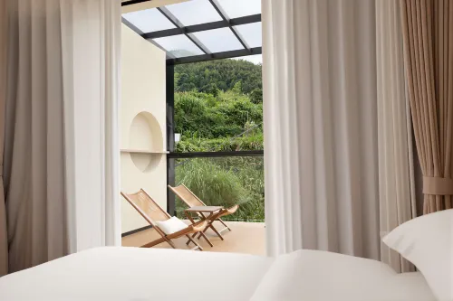 Qizhi Homestay (Shitai Guniujiang Scenic Area) - Balcony